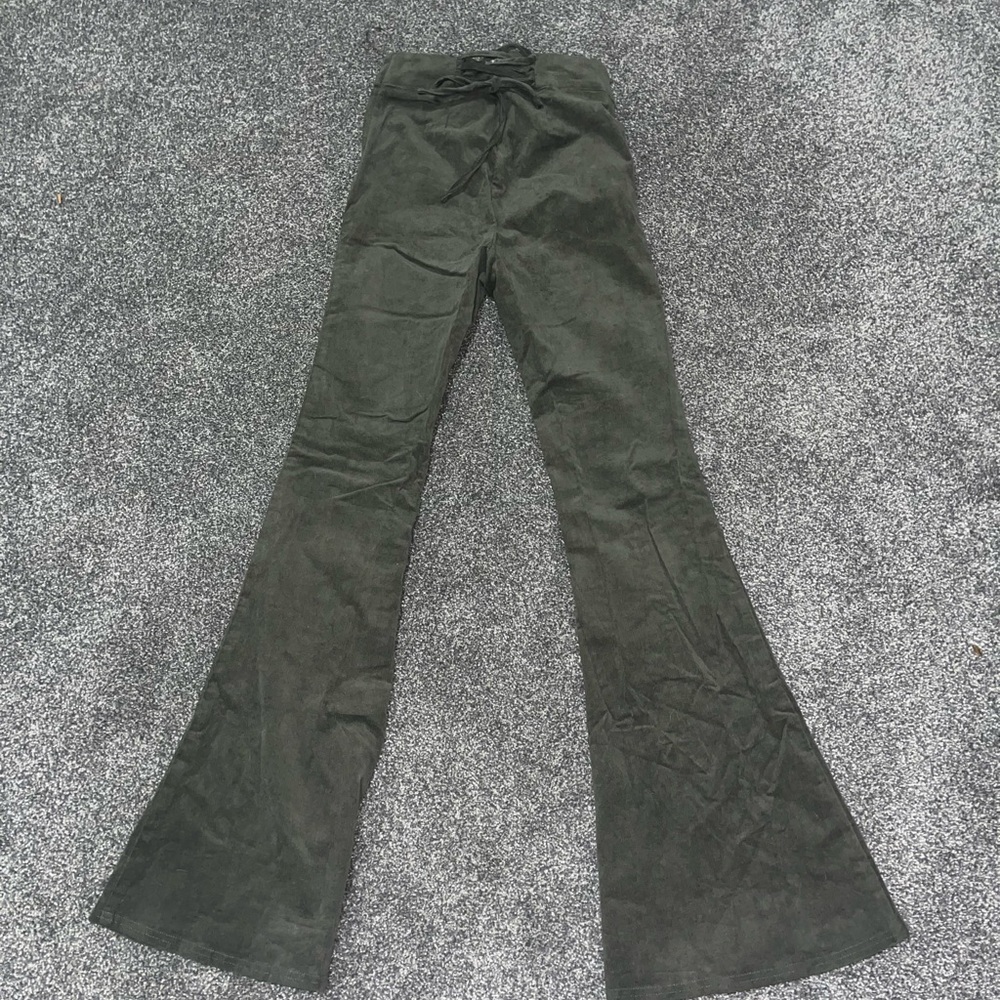 Green bell bottom pant with corset toe back, size small